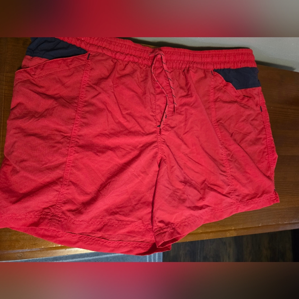 Columbia Shorts Red and Navy